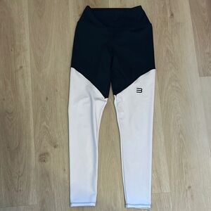2/$20 Black and White Leggings XS/S